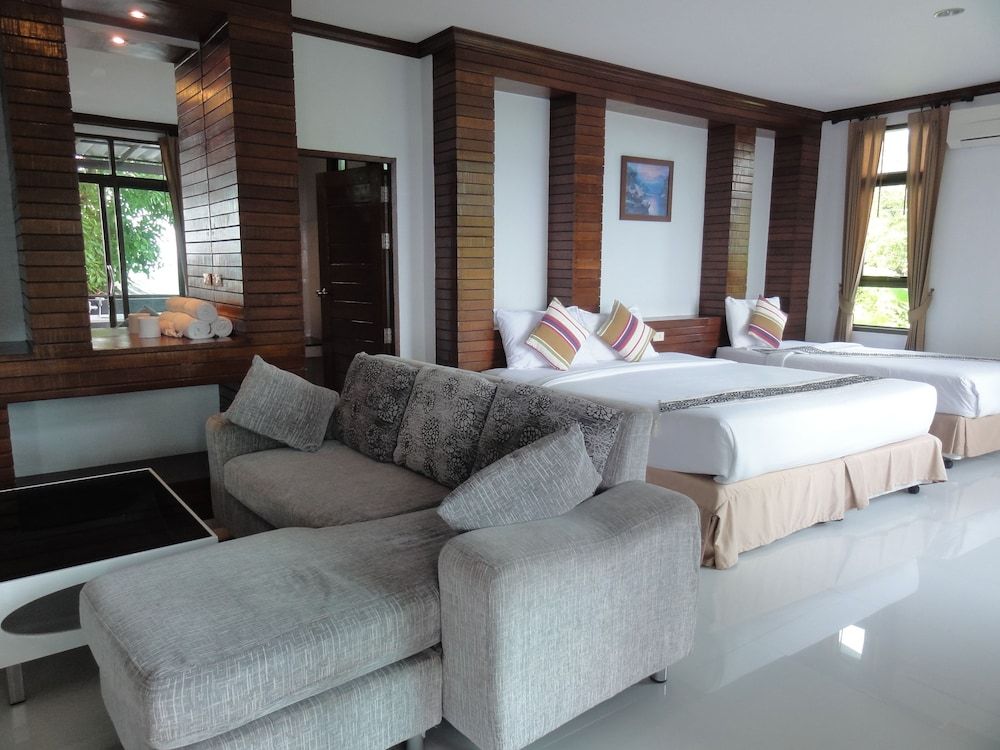 Superior Bungalow with Garden view
