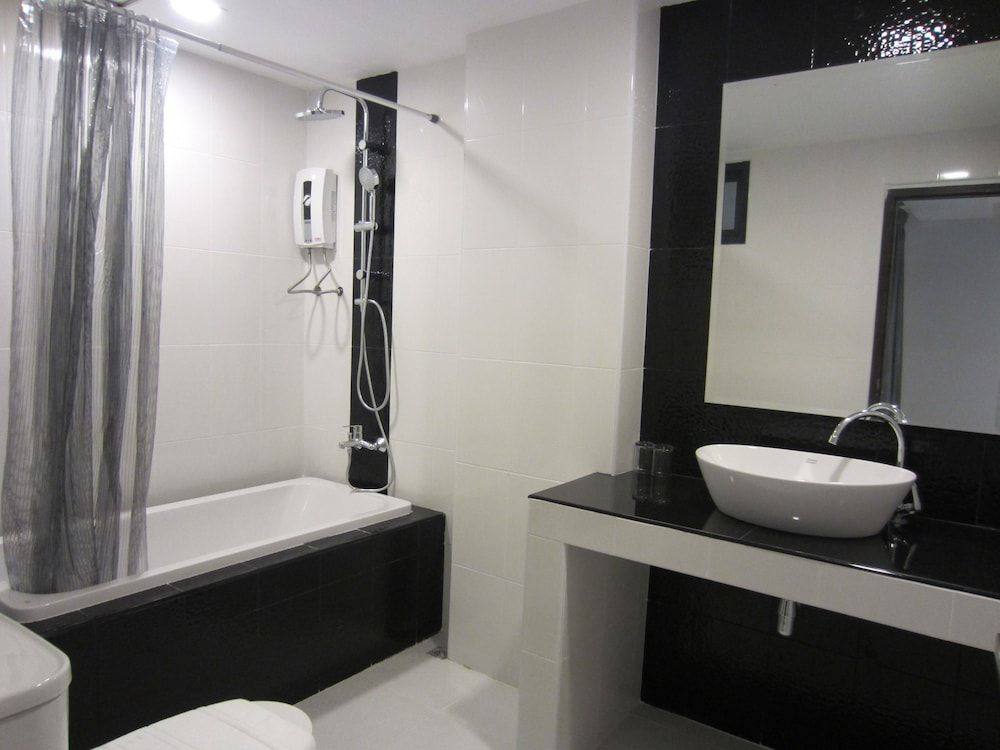 The Luna Compass Superior Room 23