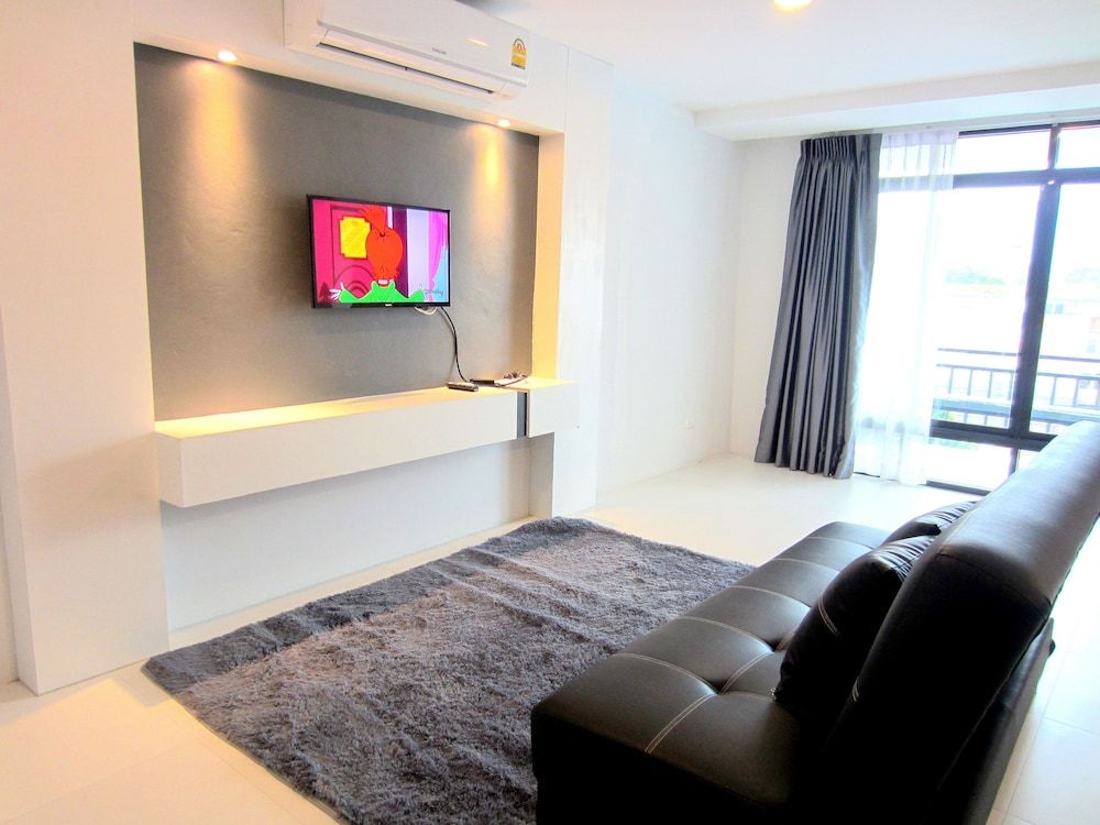 The Luna Compass Superior Room 28