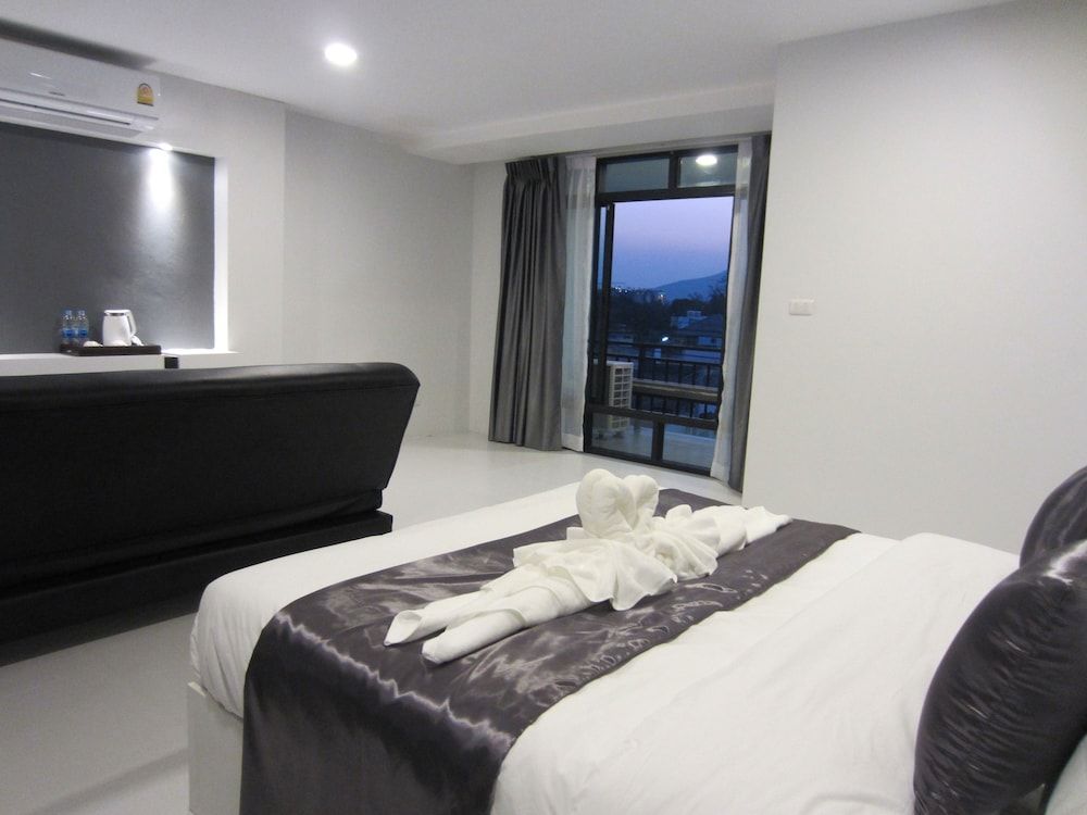 The Luna Compass Superior Room