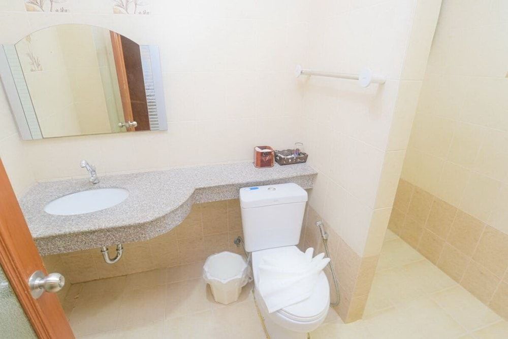 Ban Aothong Hotel Family Room 4