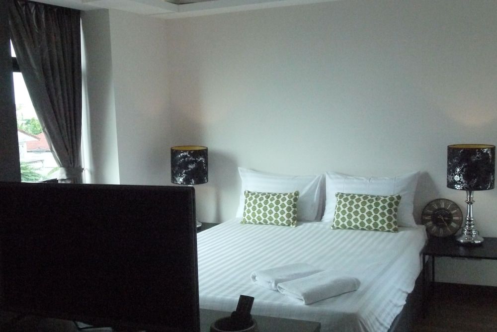 undefined Fullrich Residence 8