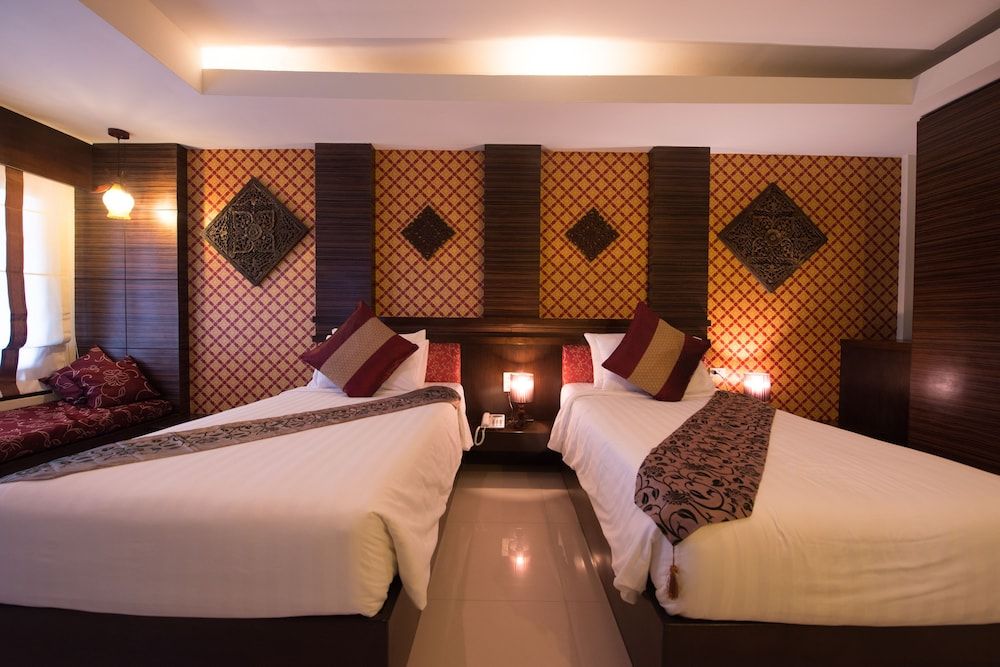 Deluxe Room, 2 Twin Beds, Partial Sea View