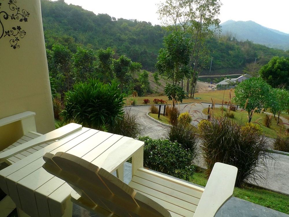 Hi - Scene Resort Deluxe Double Room 12