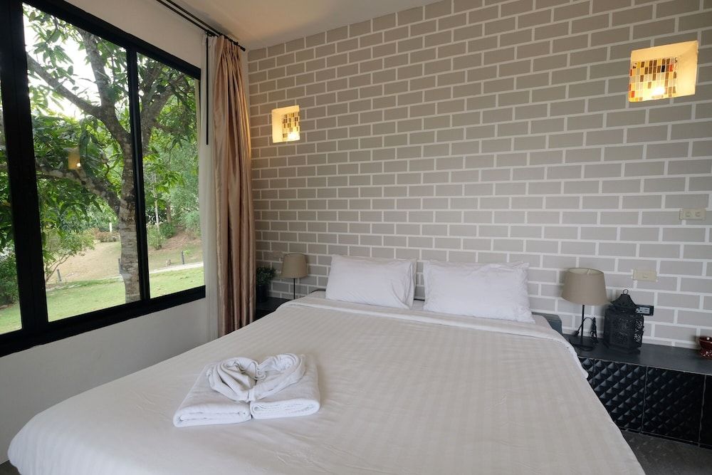 Hi - Scene Resort Deluxe Double Room 6