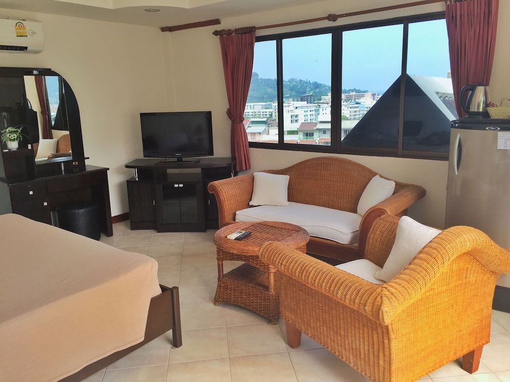 Blue Sky Residence Deluxe Room, 1 Double Bed, Pool View 5