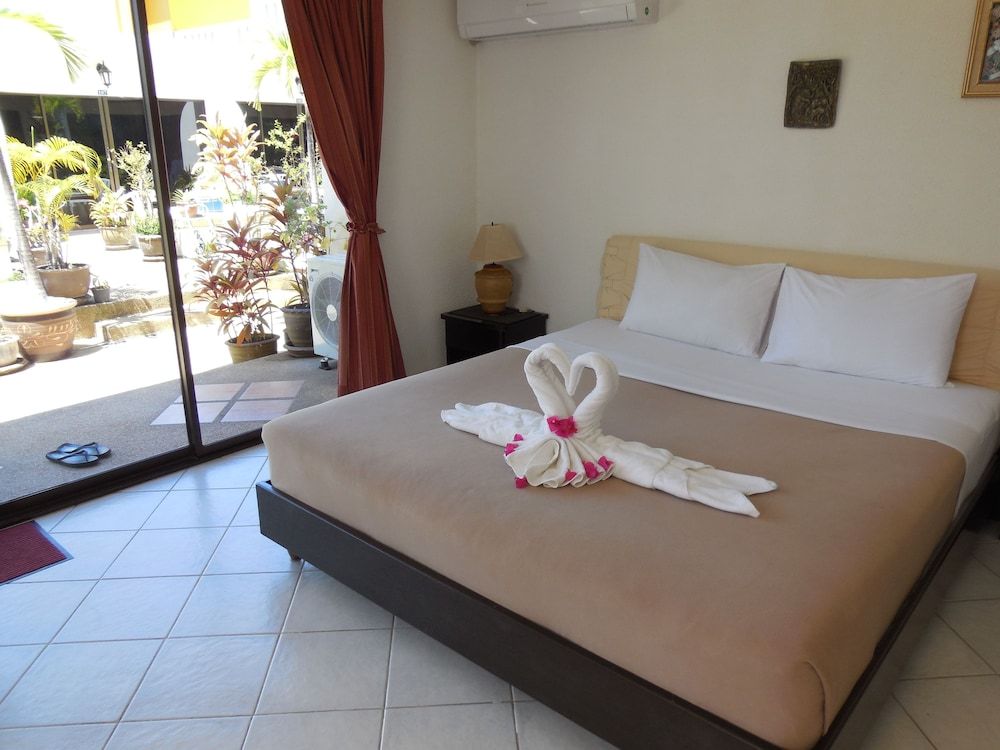 Blue Sky Residence Standard Room, 1 Double Bed, Accessible, Courtyard View 2