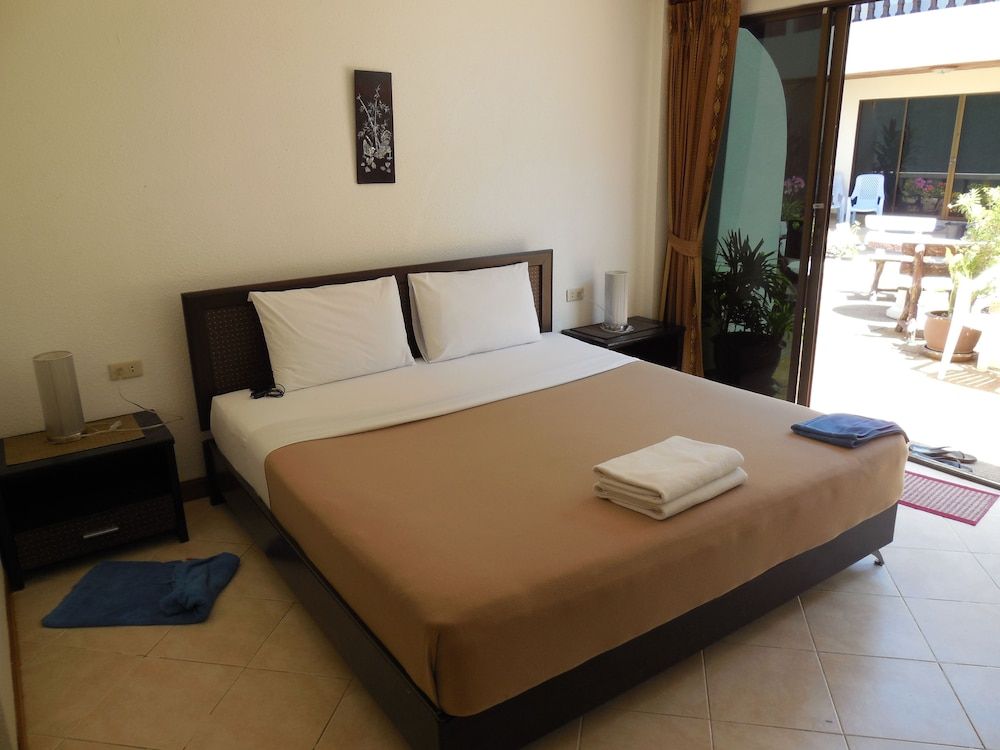 Blue Sky Residence Standard Room, 1 Double Bed, Accessible, Courtyard View 3