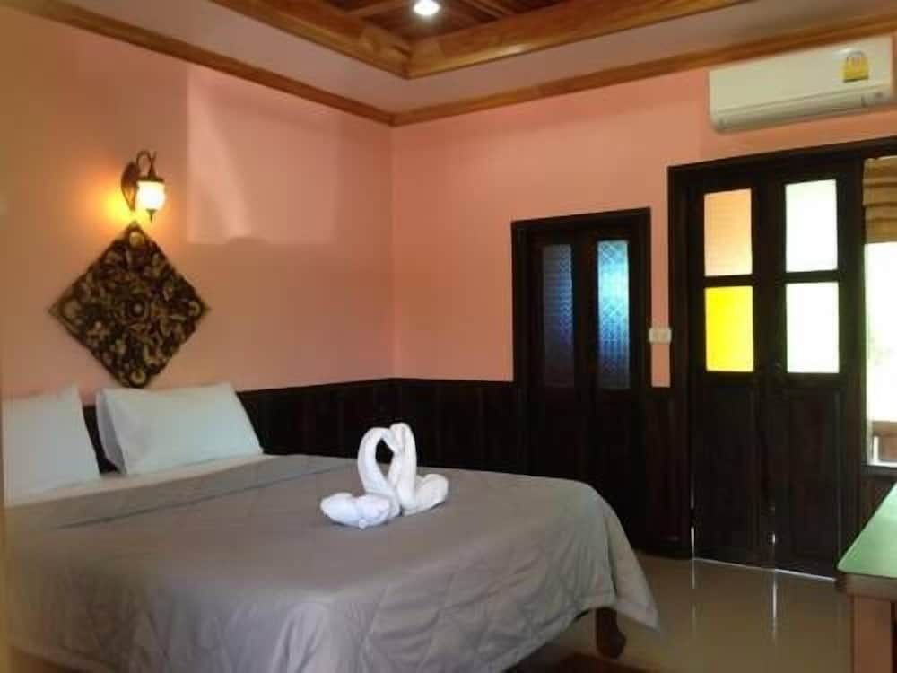 Wangnamkhao Resort Standard Bungalow, 1 Double Bed 3