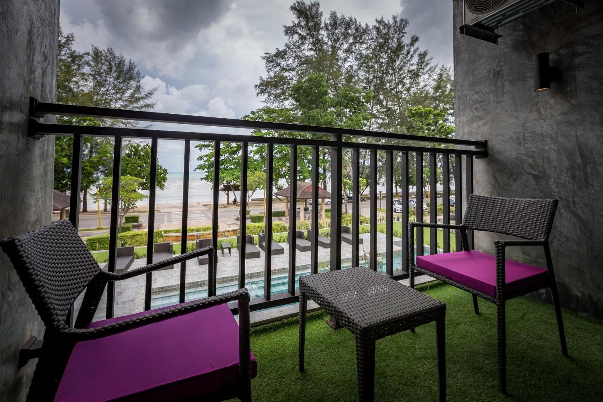 undefined Maneetel Krabi Beachfront 10