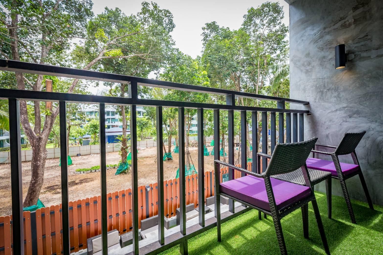 Maneetel Krabi Beachfront Deluxe Standard Room 2