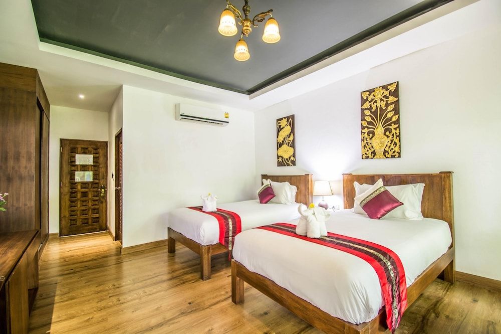 E-Outfitting Doikham Resort Deluxe Double or Twin Room 2