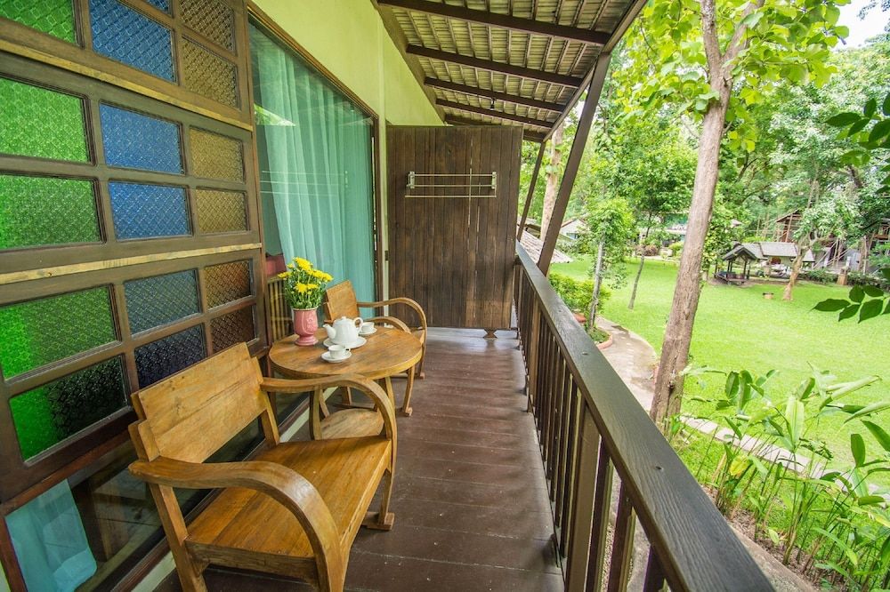 E-Outfitting Doikham Resort Deluxe Double or Twin Room 6