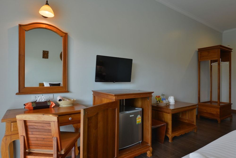 Princess River Kwai Deluxe Twin Room 5