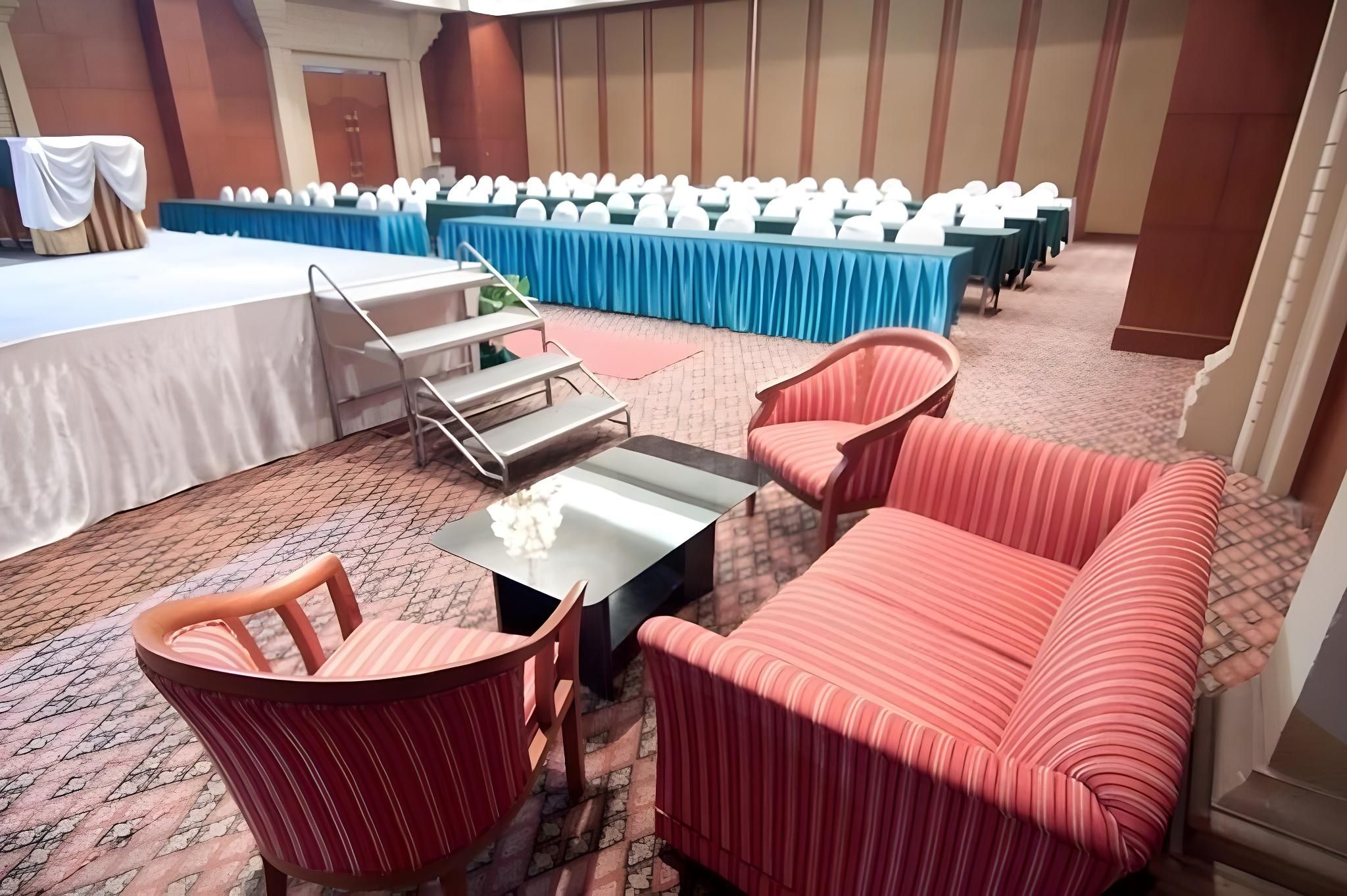 67704169372097b69e5156e9bb76b282