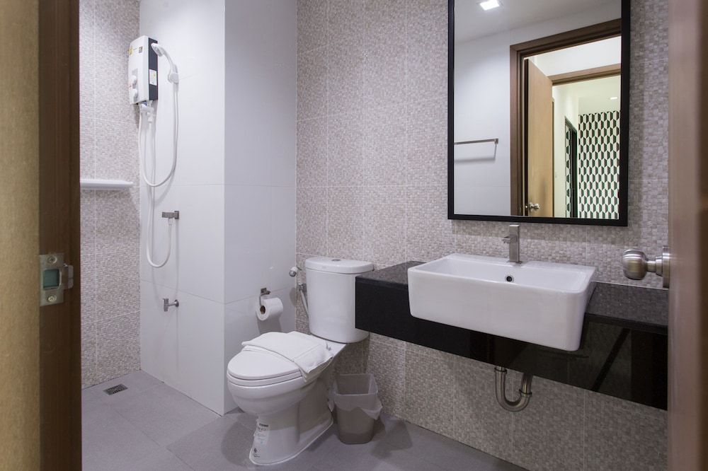 The Journey Hotel Deluxe Suite, 2 Bedrooms 4