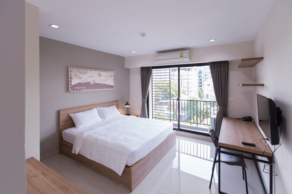 undefined The Journey Hotel 9