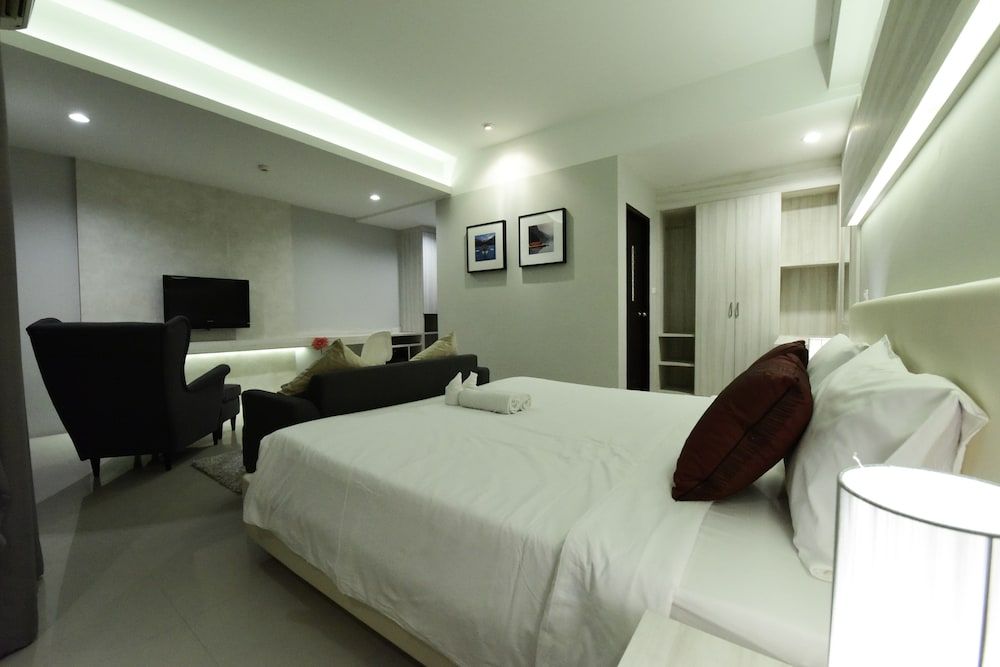 Trendy Hotel Deluxe Room, Balcony 3