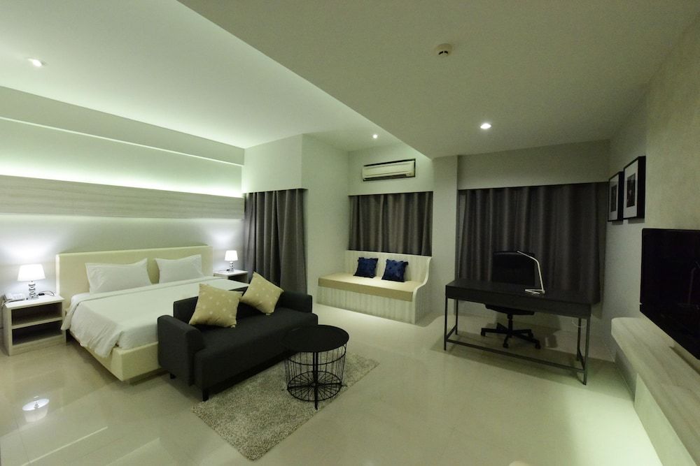 Trendy Hotel Deluxe Room, Balcony 7