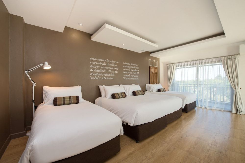 Brown House Hotel Udonthani Family Room 6