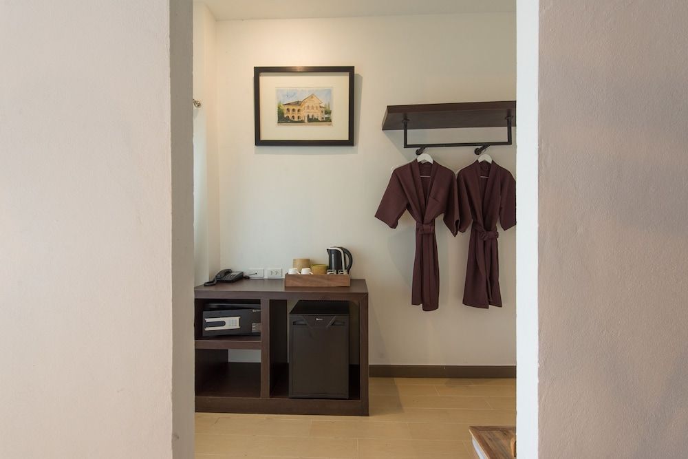 Brown House Hotel Udonthani Triple Room 8