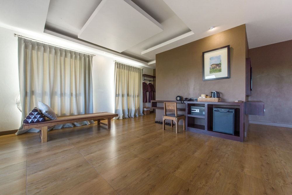 Brown House Hotel Udonthani Family Room 17