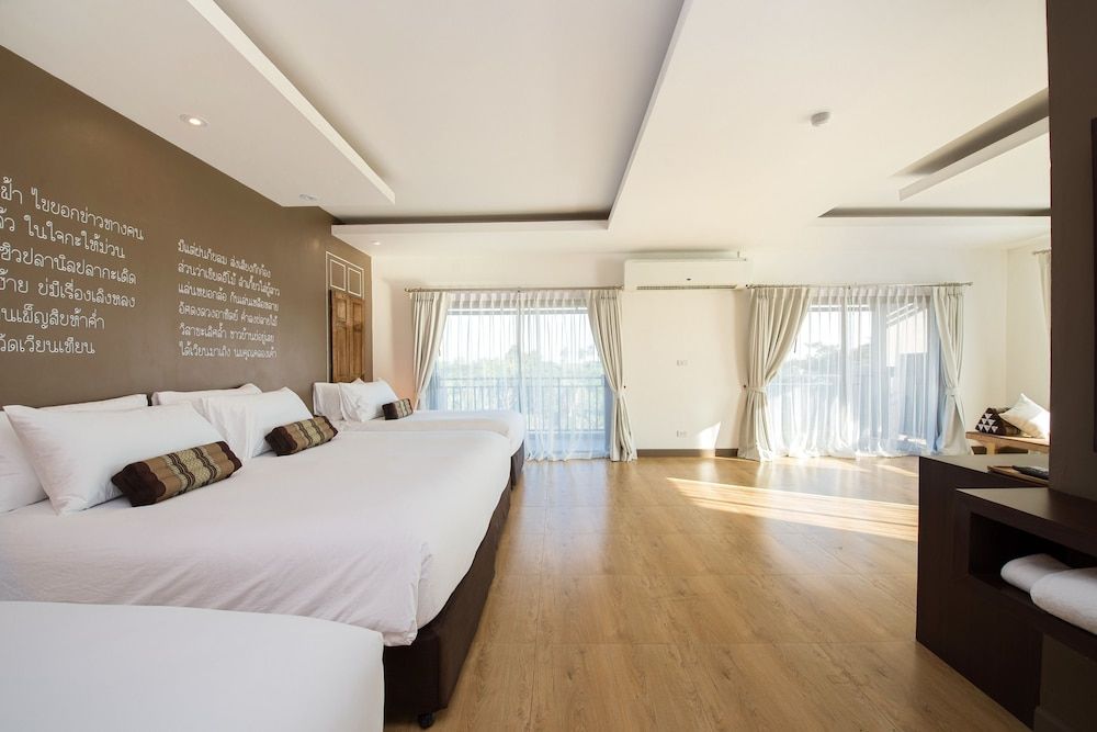 Brown House Hotel Udonthani Family Room 5