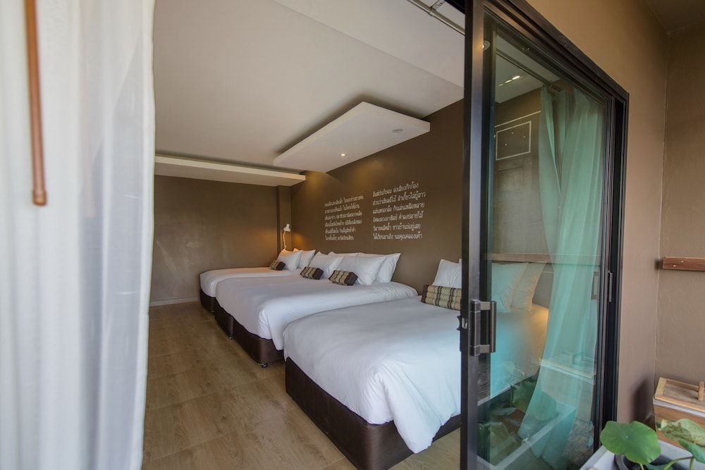 Brown House Hotel Udonthani Family Room 3