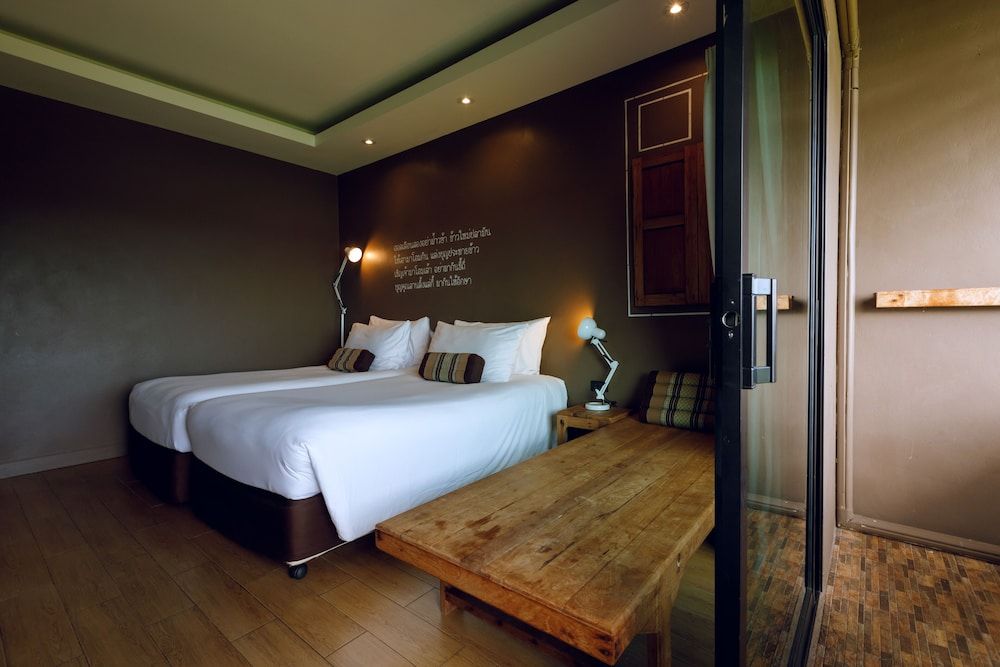 Brown House Hotel Udonthani Deluxe Twin Room, Lake View