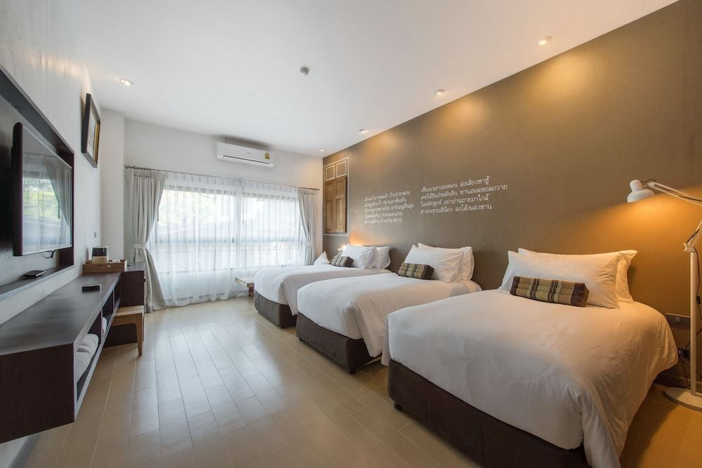 Brown House Hotel Udonthani Triple Room 4