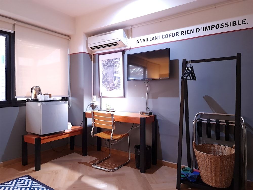 Somewhere to Escape - Hometel No.5 Sunshine Studio : Queen bed + Window 7