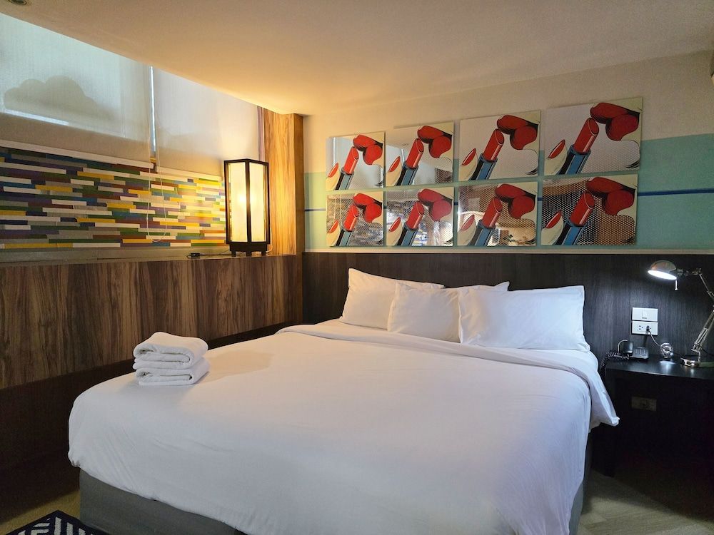 undefined Somewhere to Escape - Hometel