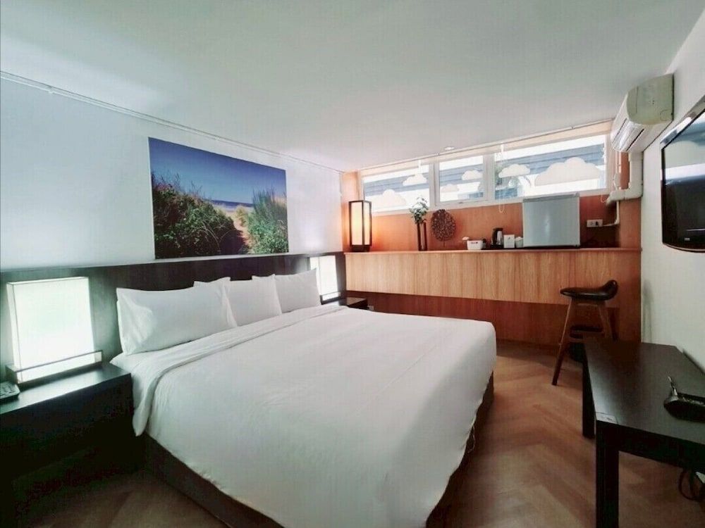 undefined Somewhere to Escape - Hometel 9