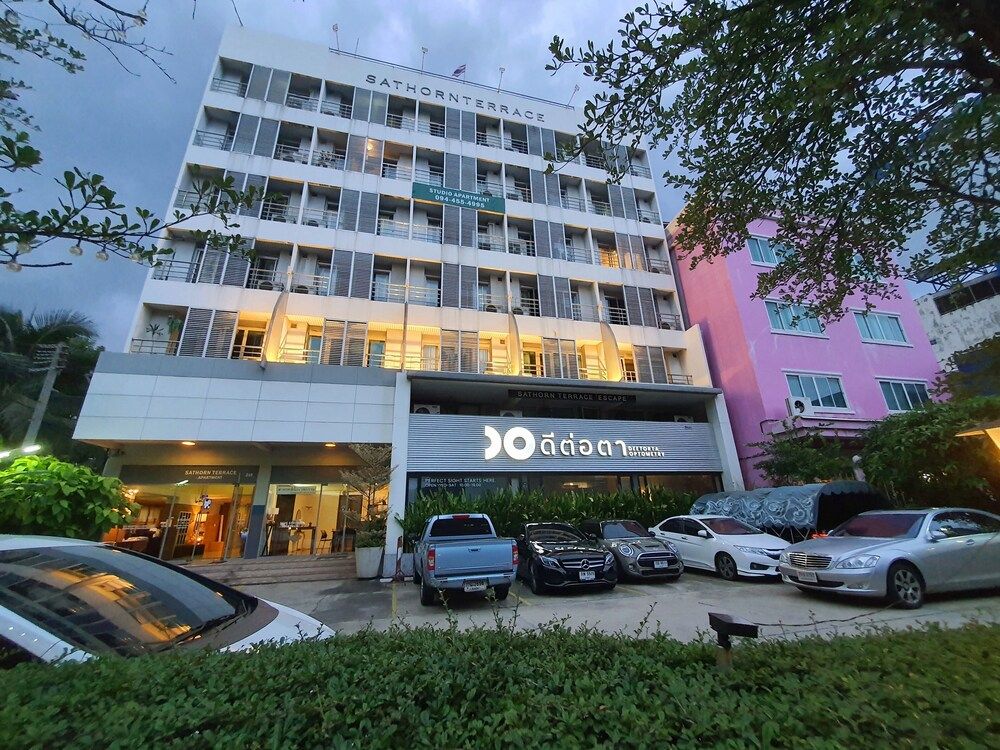 undefined Sathorn Terrace Apartment 4