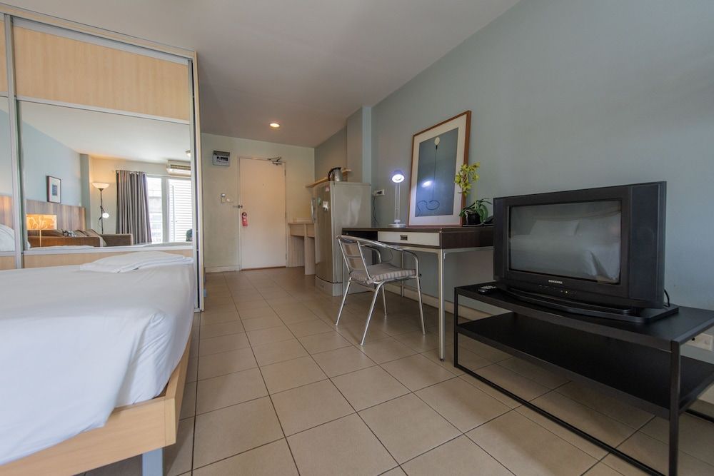 Sathorn Terrace Apartment Bunk Bed Family Studio: Queen Bed + Bunk Bed 5