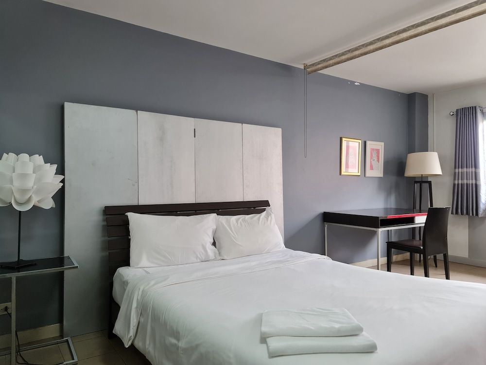 undefined Sathorn Terrace Apartment