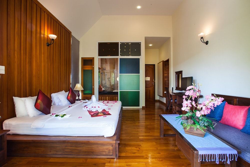 Pattra Vill Resort Deluxe Room 6