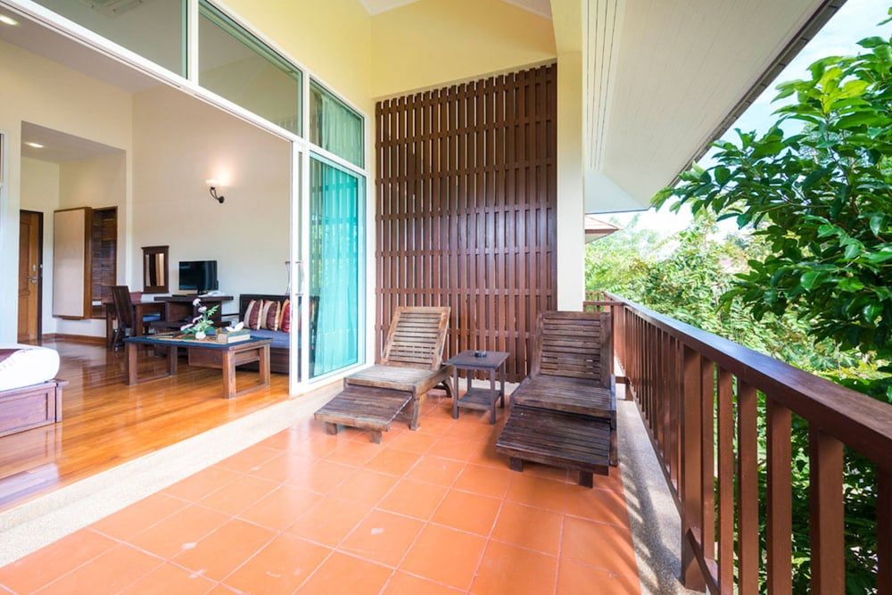 Pattra Vill Resort Deluxe Room 10