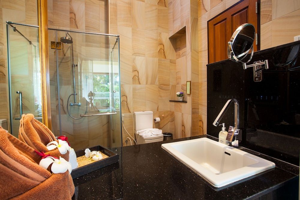 Pattra Vill Resort Deluxe Room 12