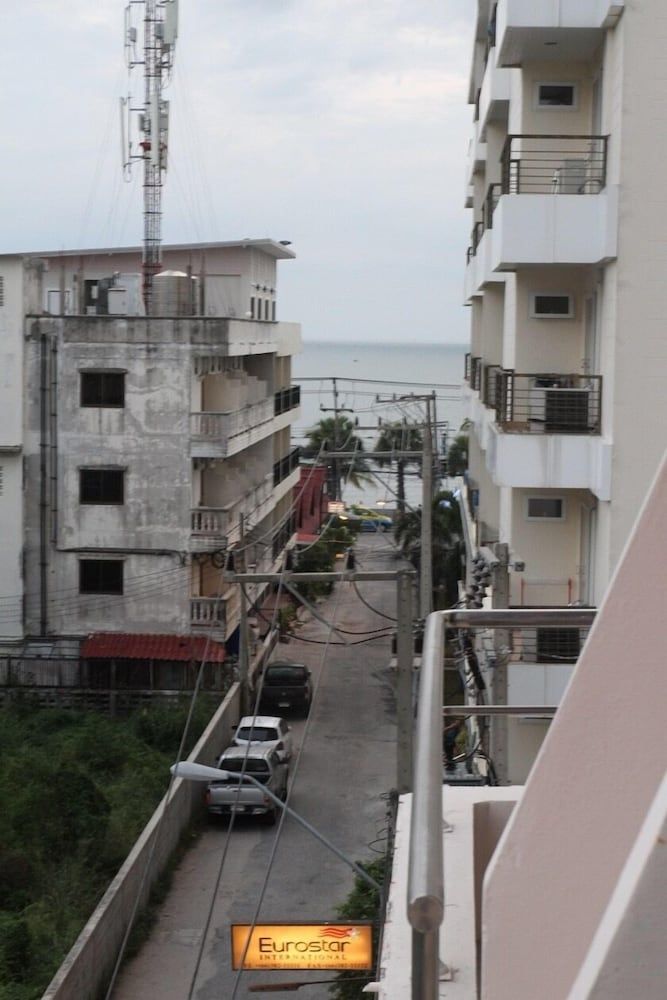 Eurostar International Hotel Deluxe Double Room, 1 Bedroom, Smoking 4