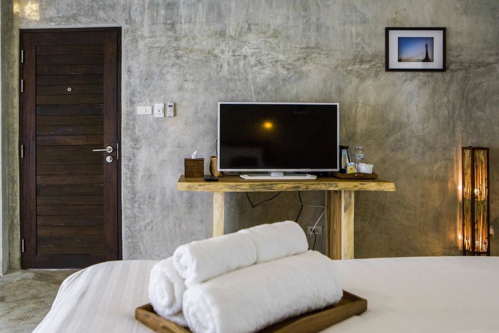 Arun Rawee King room with Pool view/Garden view 7