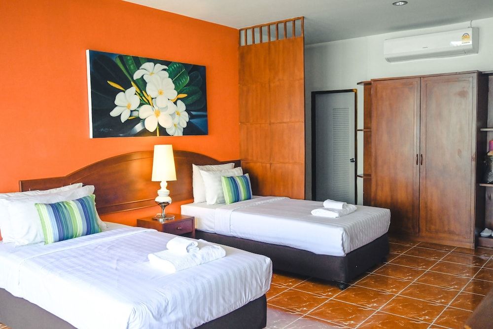 Sugar and Spice Inn Twin Room 7