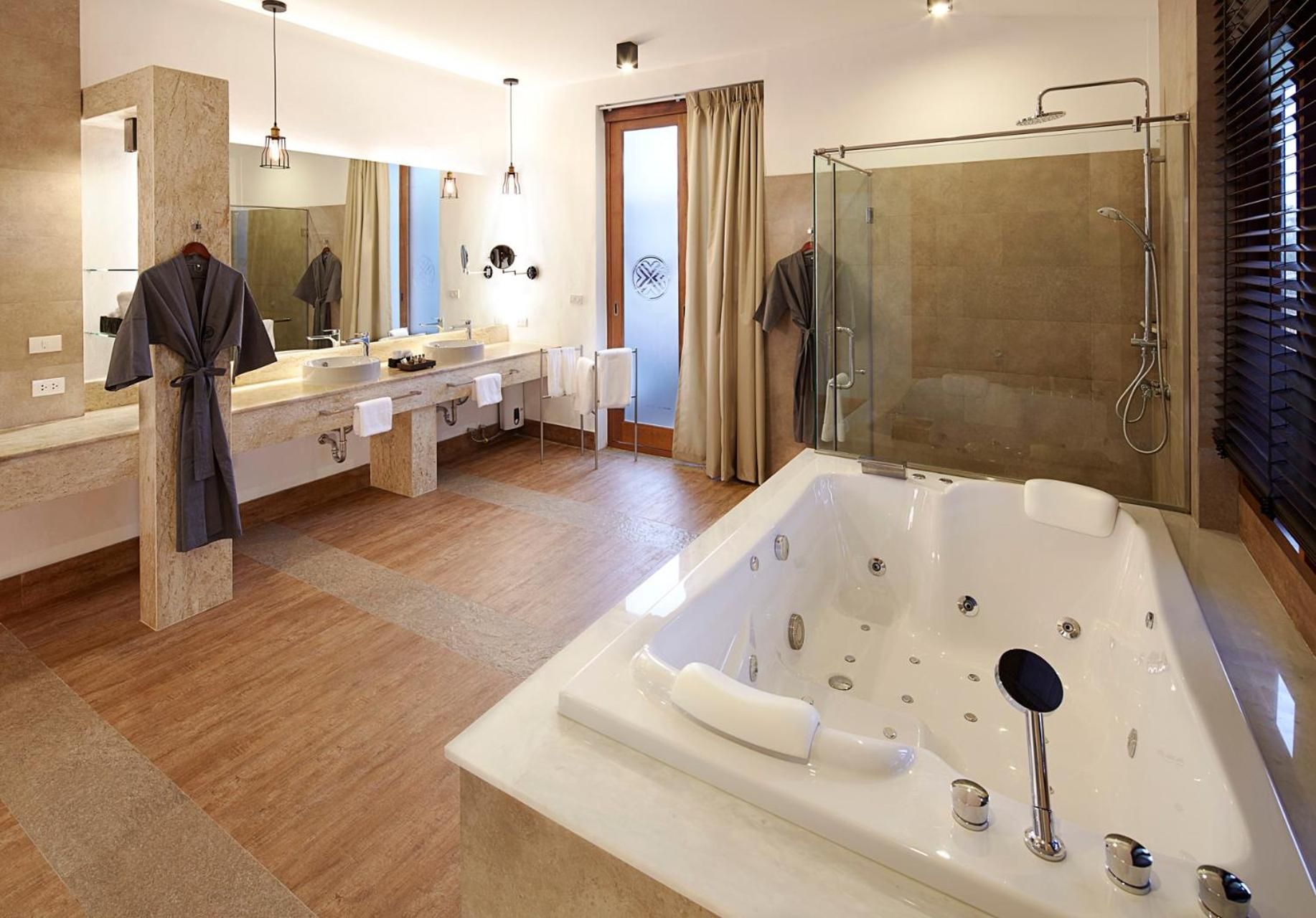 undefined Boribot Pool Resort 6