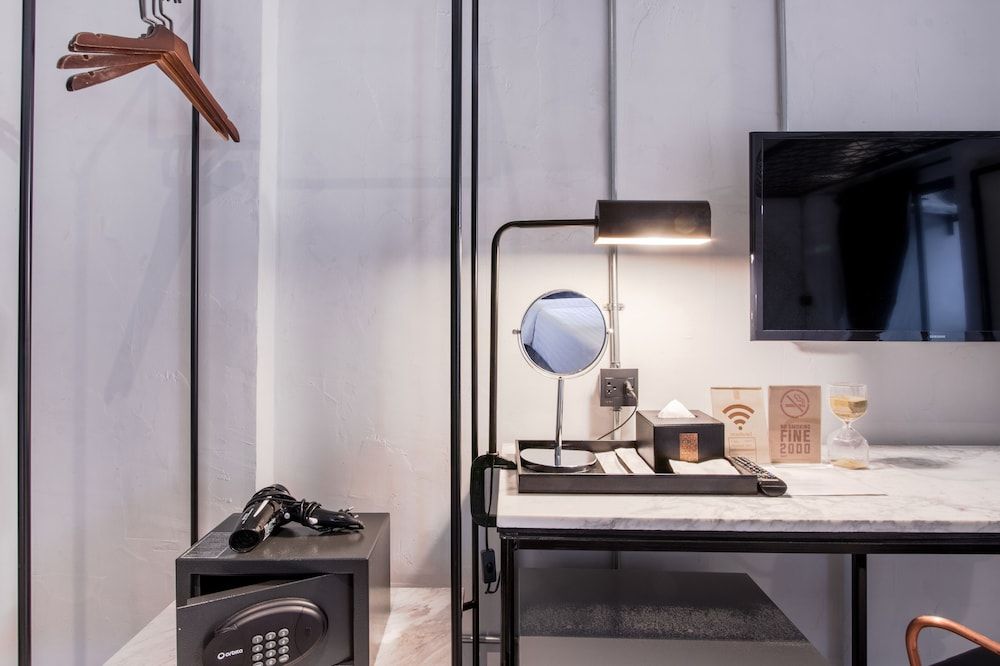 IR-ON Hotel Standard Twin Room 6