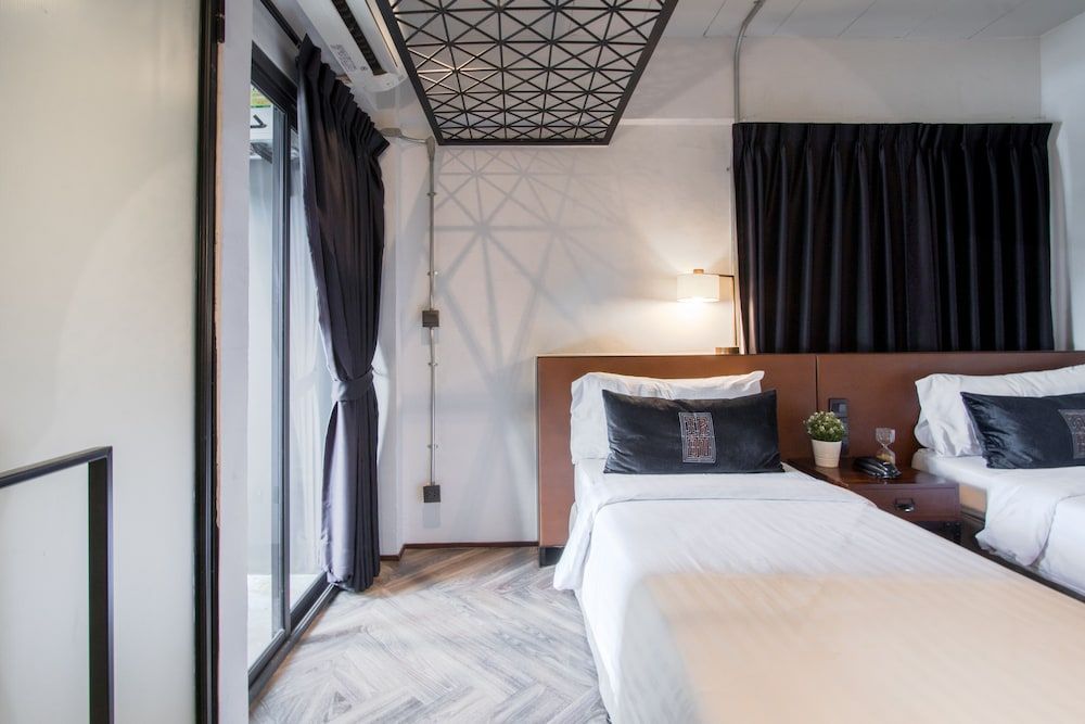 IR-ON Hotel Standard Twin Room 3