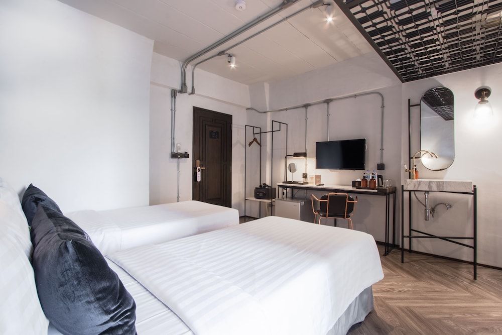 IR-ON Hotel Standard Twin Room 4