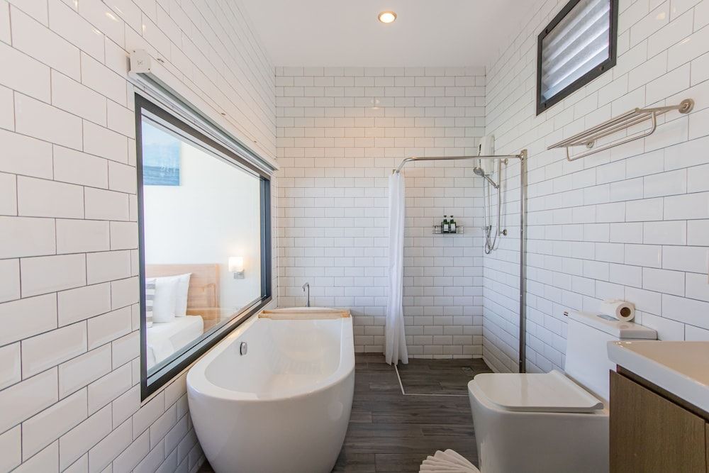 Baan Tah On The Sea Deluxe Room, Sea View, Corner 9