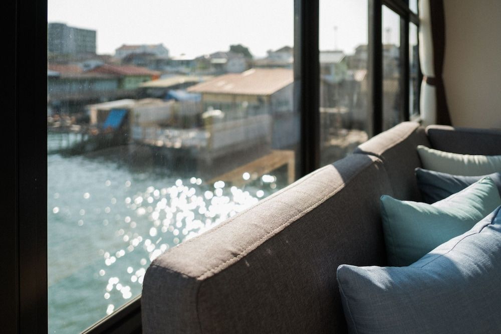 Baan Tah On The Sea Deluxe Room, Sea View, Corner 5