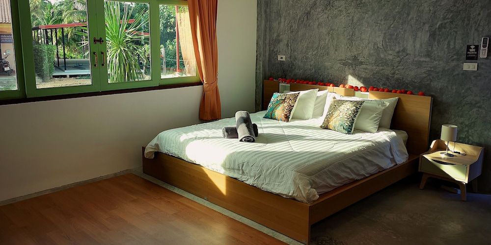 Deluxe Double Room, 1 King Bed, Mountain View