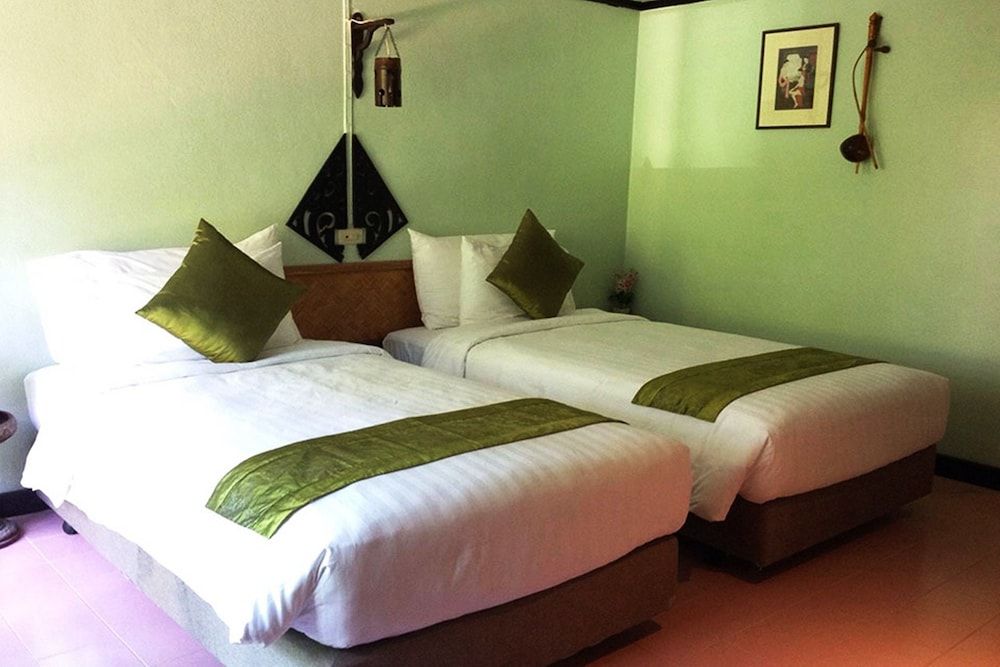 A Hotel Budget Superior Twin Room 4